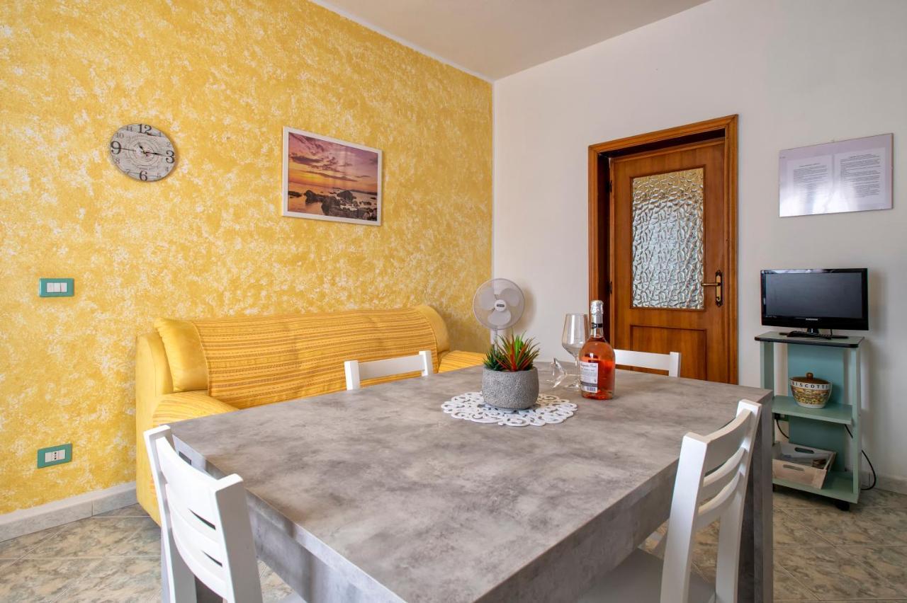 Apartment Il Nespolo , Vicino Alle Spiagge, Per Coppie E Famiglie *