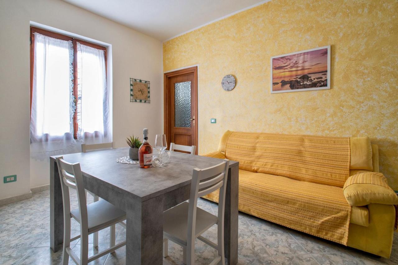 Apartment Il Nespolo , Vicino Alle Spiagge, Per Coppie E Famiglie *